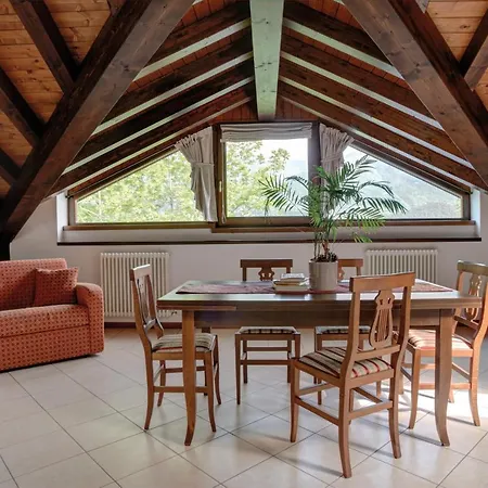 Villa Bellagio Sleeps 8 Wifi